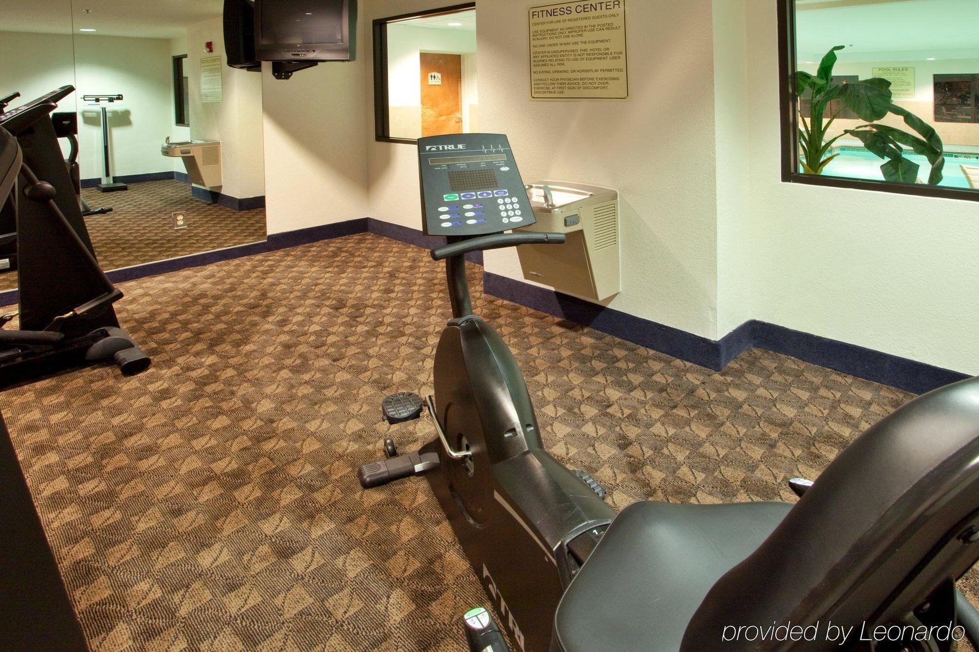 Holiday Inn Express & Suites Chesapeake By Ihg Instalações foto